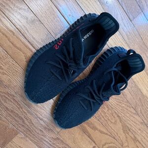 YEEZY BOOST 350 V2